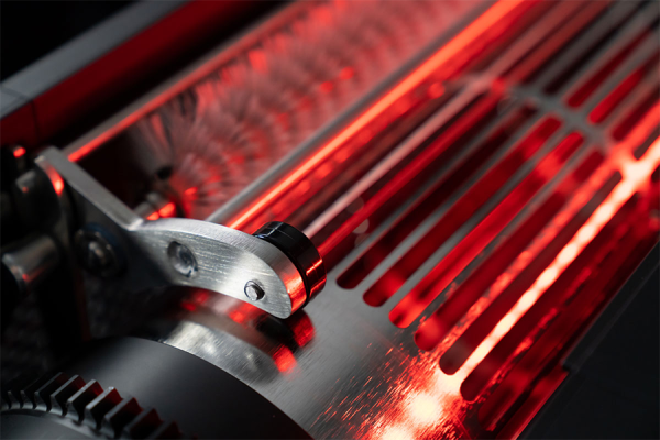 Hybrid™ Wet/Dry Trimmer Equipment - Paralab Green distributes Trimming equipment in Europe, Latin America, Middle East, Asia