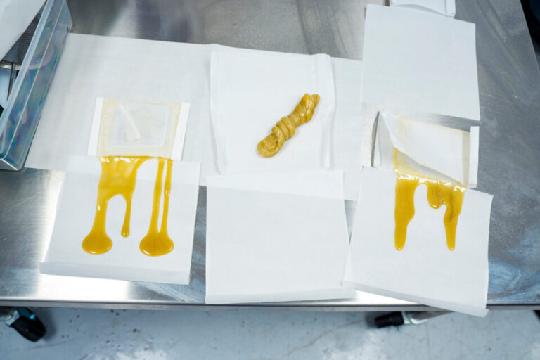 Solventless extraction refers to the mechanical separation of cannabinoids and terpenes from cannabis plant material using physical force, not harsh chemicals. These techniques rely on pressure, heat, filtration, or agitation to isolate resin glands (trichomes), producing a final product that retains more of the plant’s native profile.